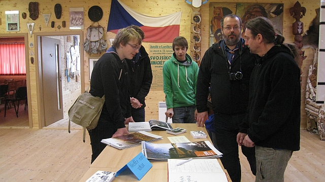 03_Na prohlidce vystavy_2.jpg